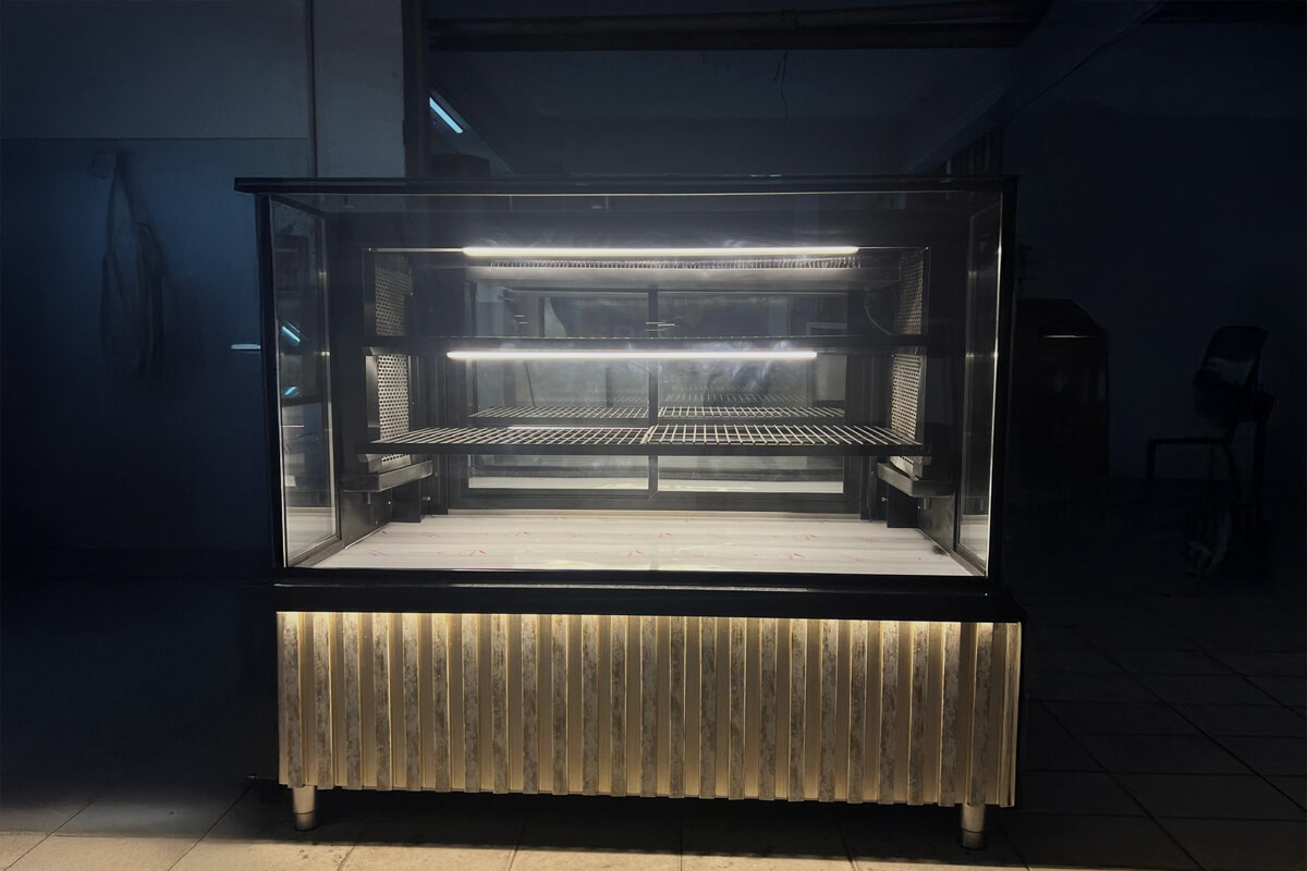 Ahşap Slat Panelli LED Aydınlatmalı Kebab Dolabı